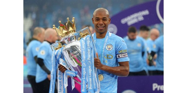 Fernandinho s vděčností opouští Manchester City